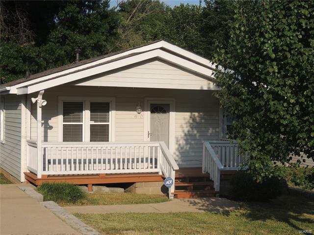Property Photo: 6980 Front Street 63012