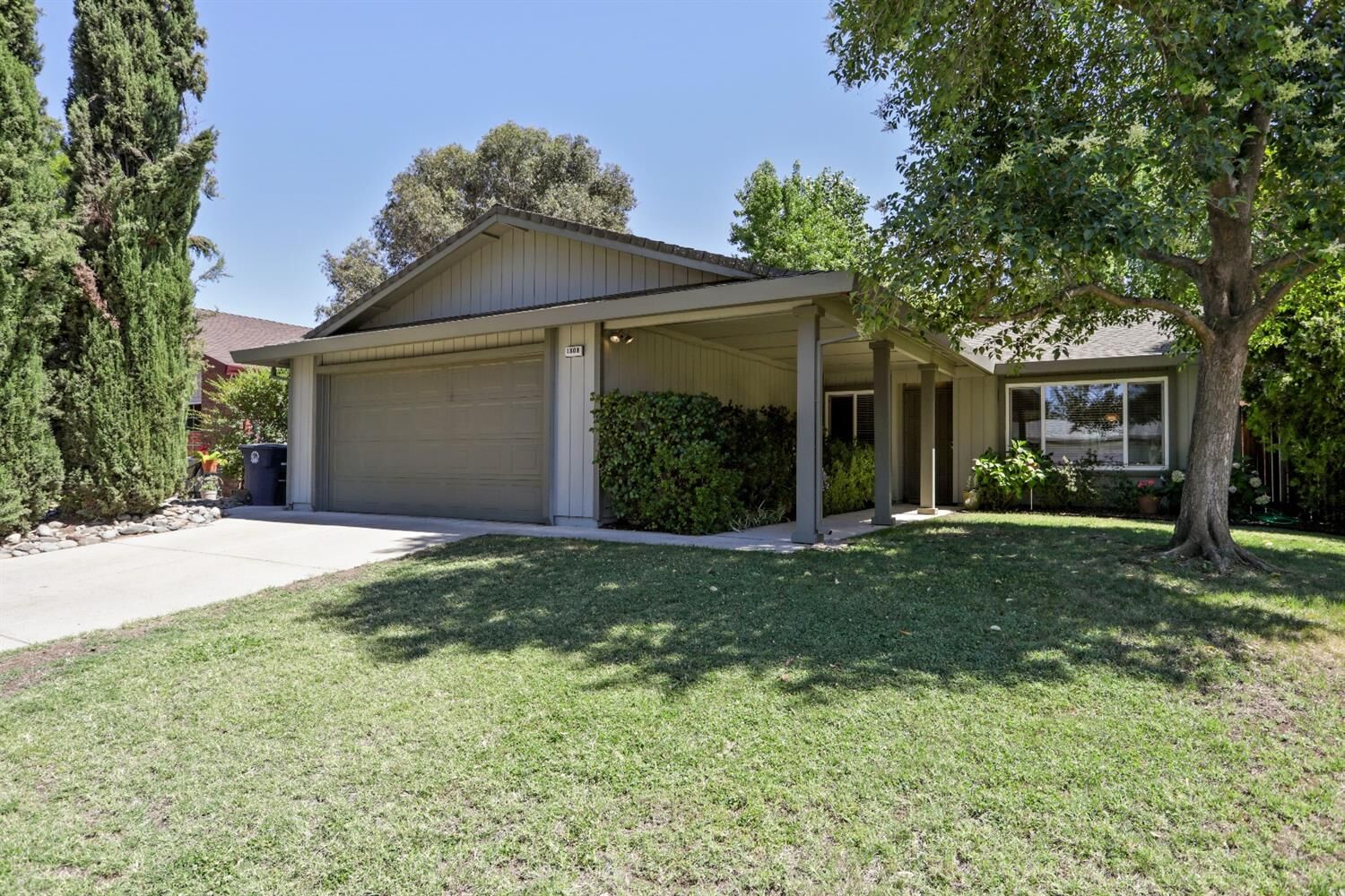 Property Photo: 1808 Klamath River Drive CA 95670