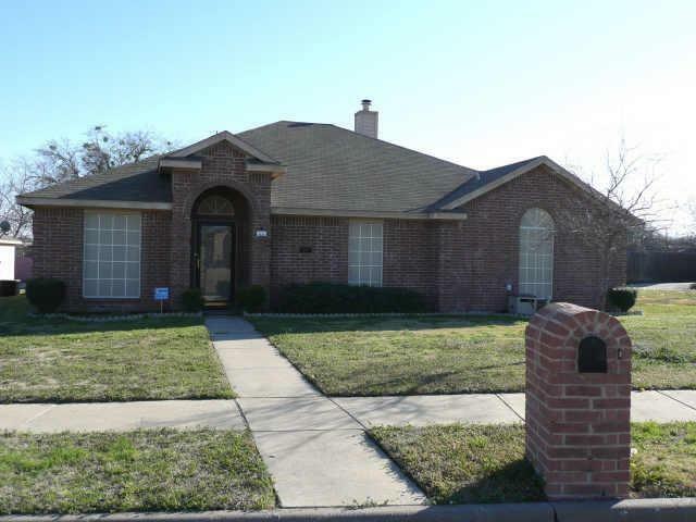 Property Photo: 1340 Maple Ridge Drive TX 75149
