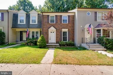 Property Photo: 14449 Four Chimney Drive VA 20120