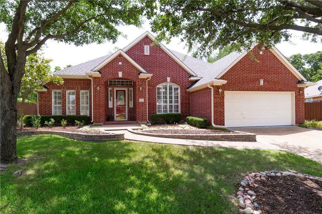 Property Photo: 4219 Blue Grass Court TX 75028