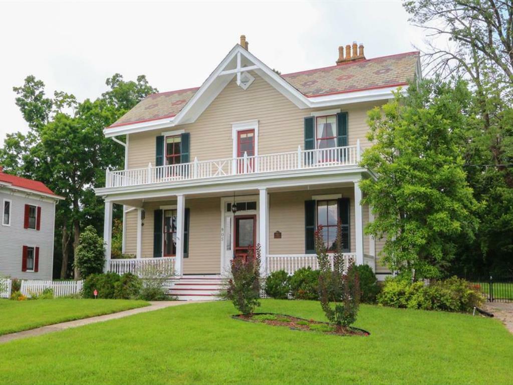 Property Photo:  905 Greenville Avenue  OH 45246 