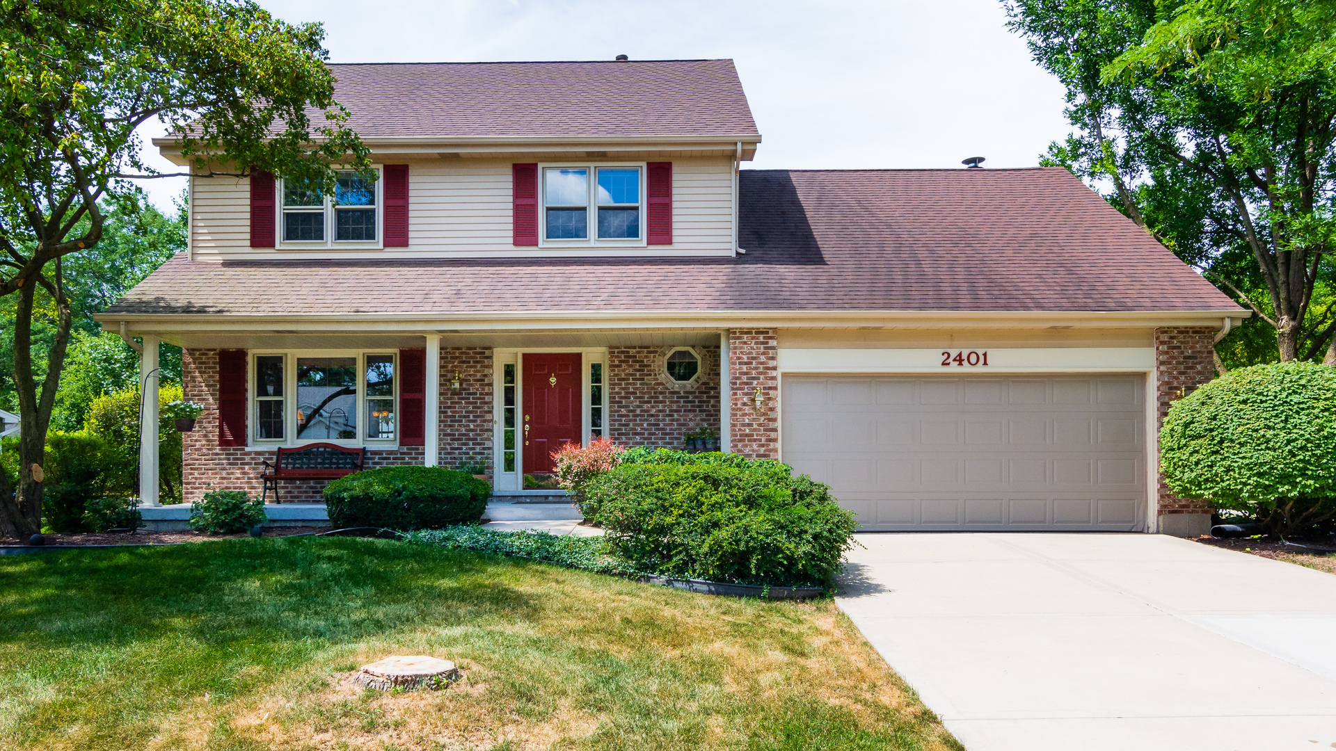 Property Photo: 2401 Newport Drive IL 60565