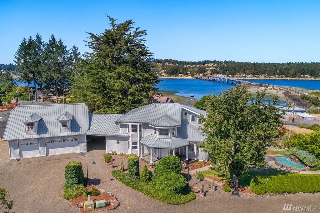 Property Photo:  231  Bella Vista Road  WA 98333 