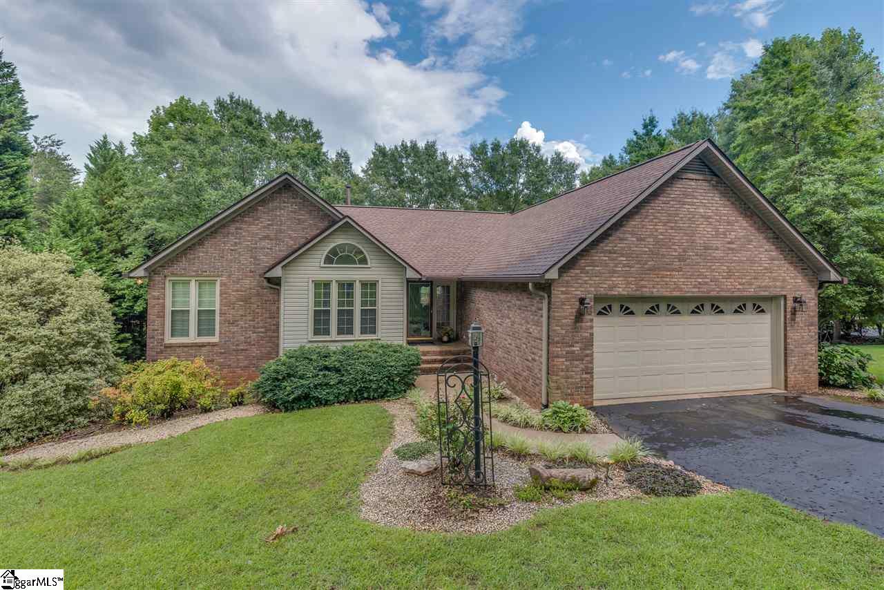 Property Photo:  107 Englewood Drive  SC 29349-9664 