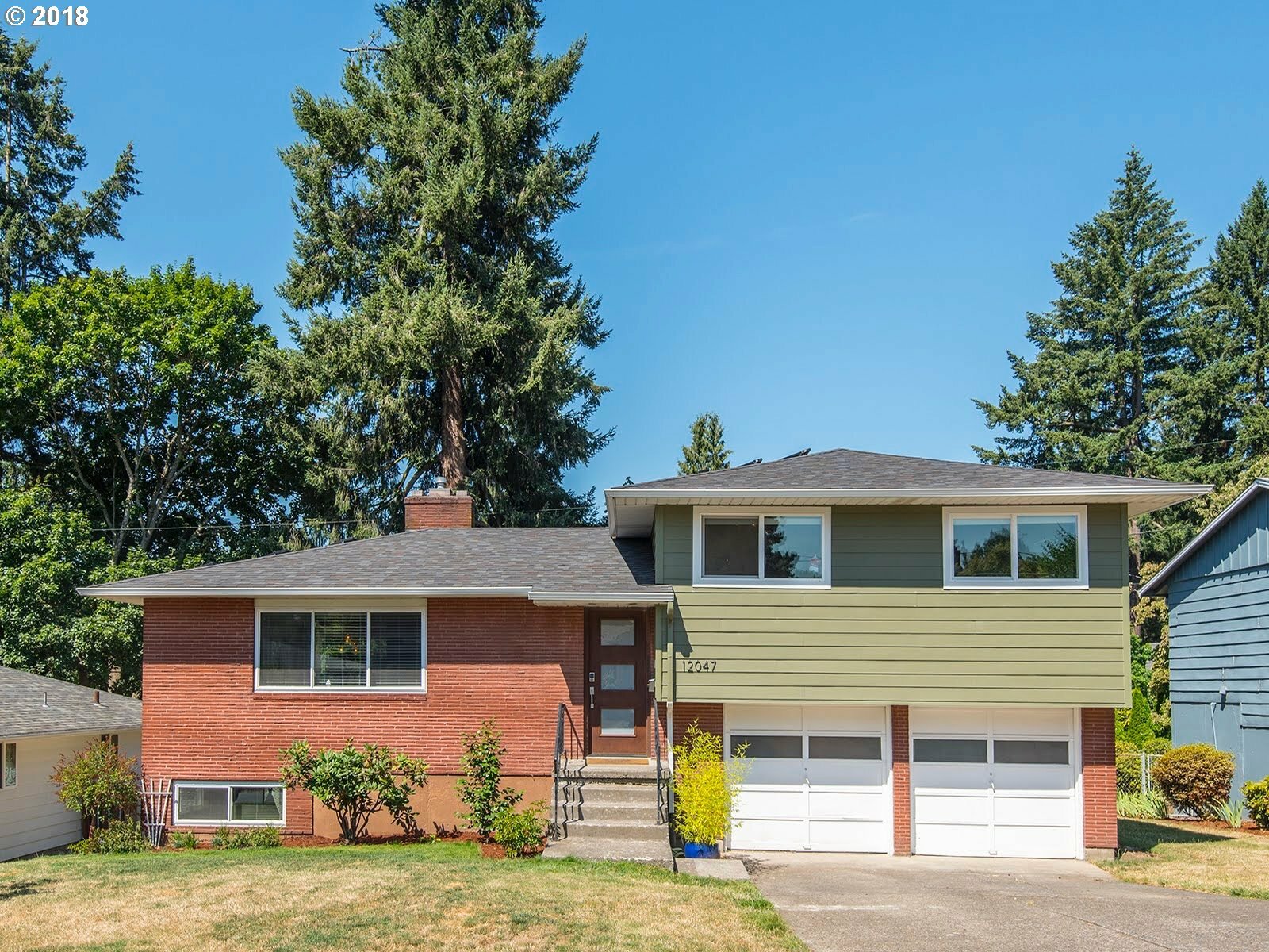Property Photo:  12047 SE 36th Ave  OR 97222 