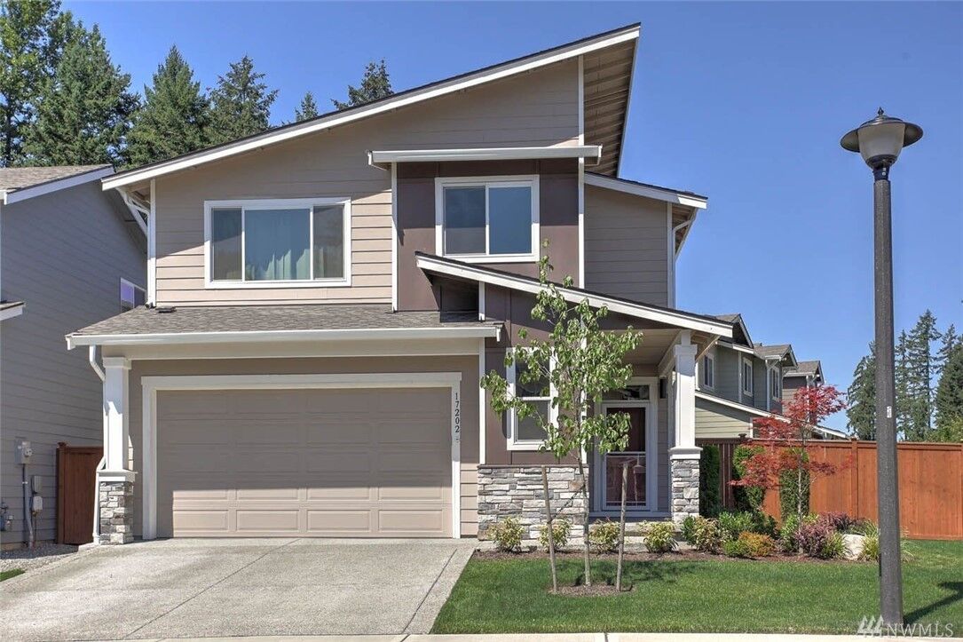 Property Photo:  17202 121st Ave E  WA 98374 