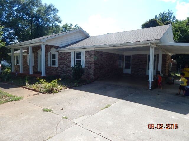 Property Photo: 203 Battleground Rd SC 29323