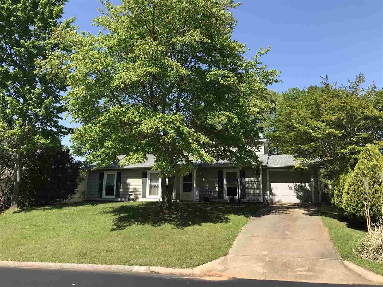 Property Photo:  219 Orchard Ln  SC 29303 