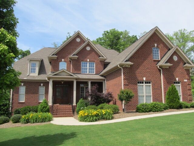 Property Photo: 364 Kennesaw Court SC 29301