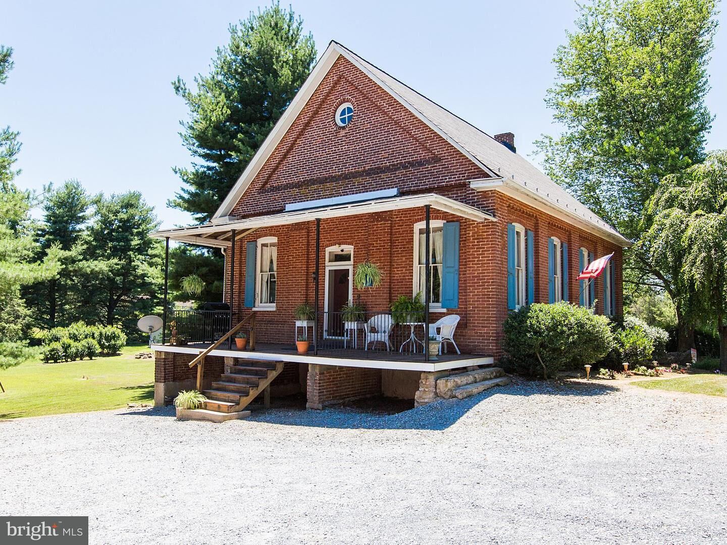 Property Photo:  832 Pennsy Road  PA 17584 