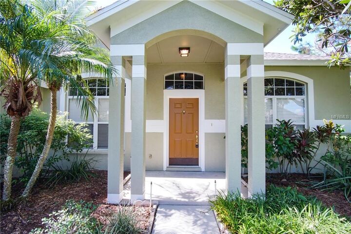 Property Photo: 829 Walsingham Way FL 33594