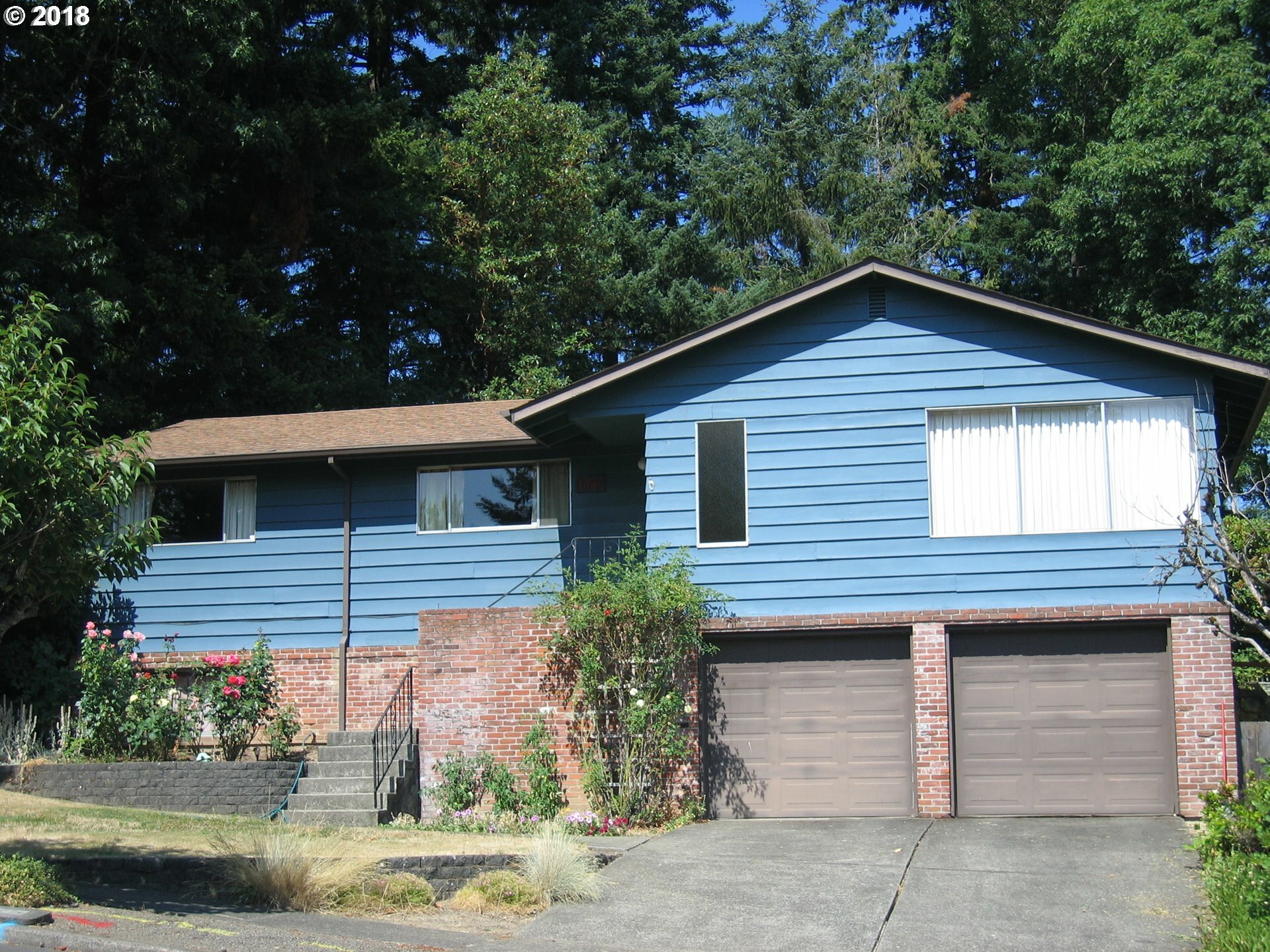 Property Photo:  1080 SW Hillcroft Ave  OR 97225 