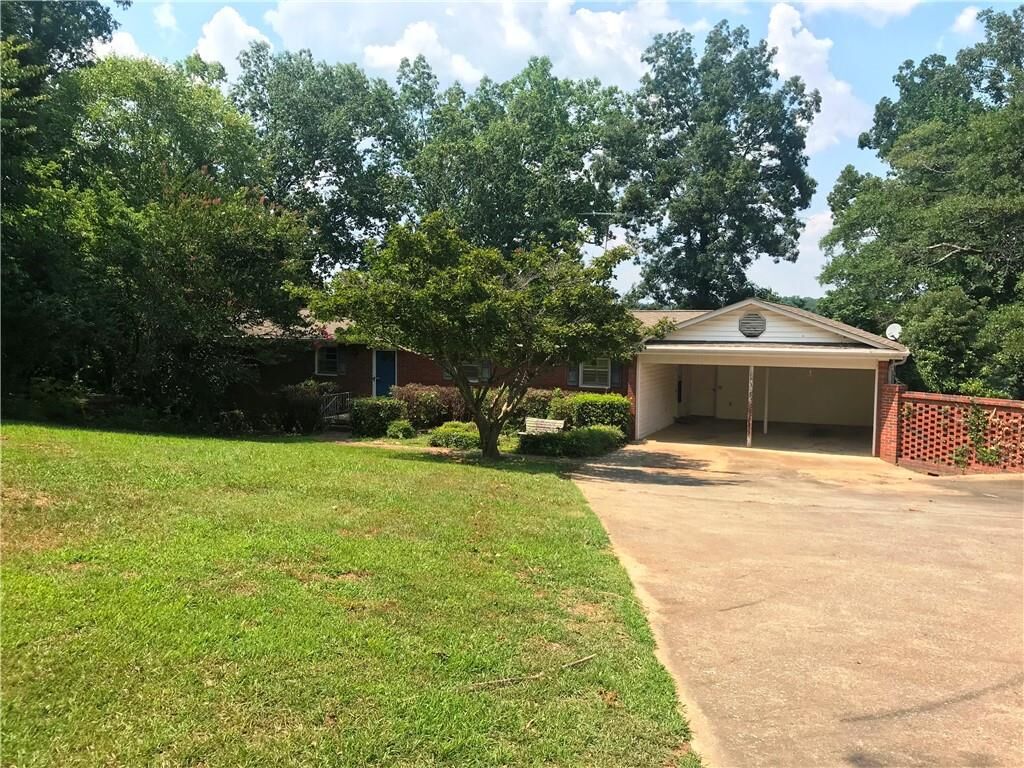 Property Photo:  1905 Broadway Lake Road  SC 29621 