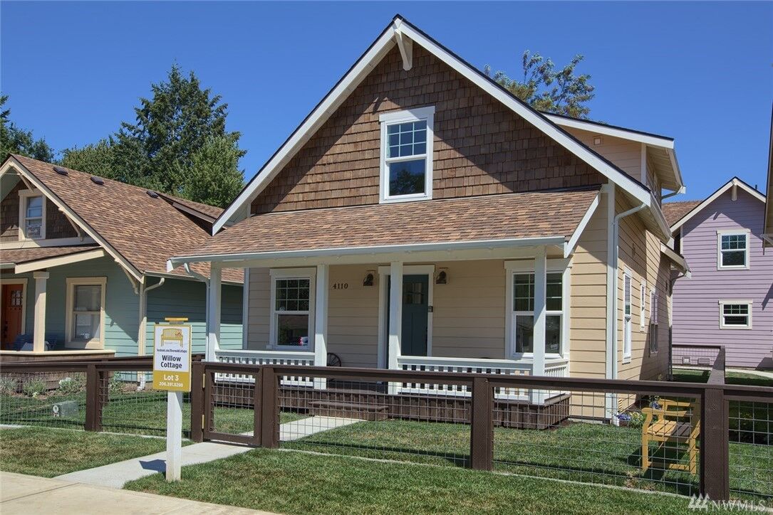 Property Photo:  4110 McKinley Avenue  WA 98014 