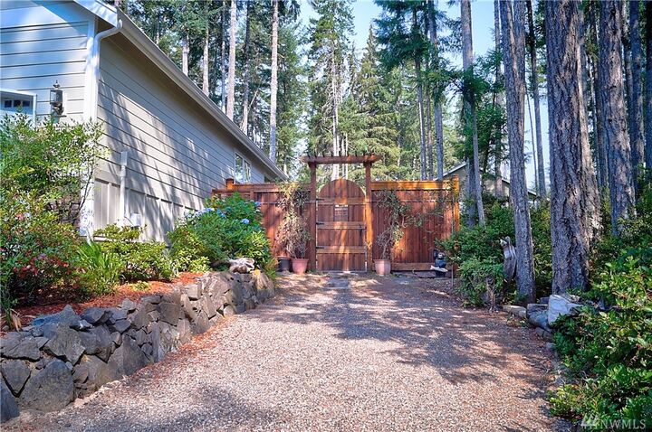 Property Photo:  71 E Madrona Lane  WA 98592 