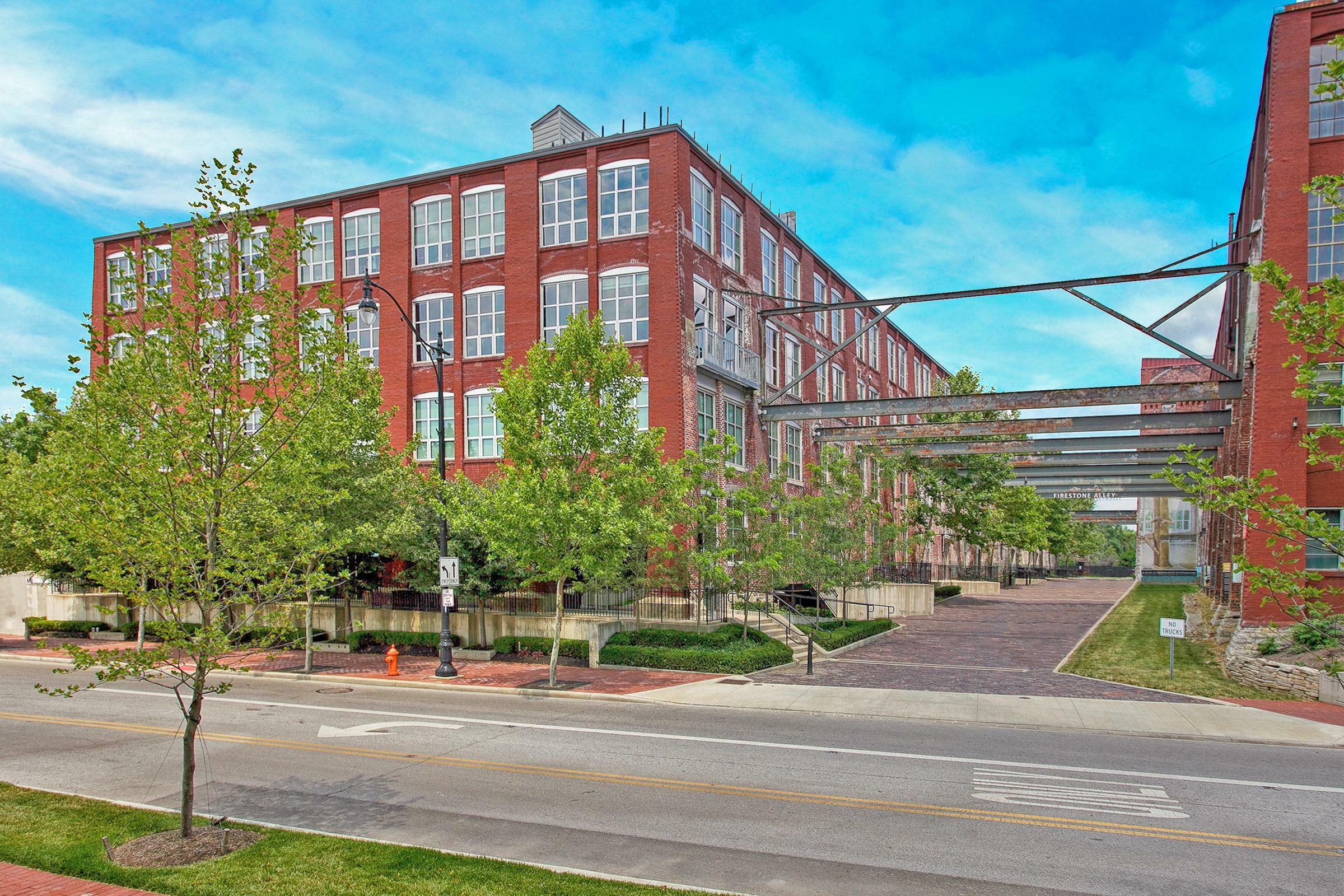 Property Photo: 448 W Nationwide Boulevard OH 43215
