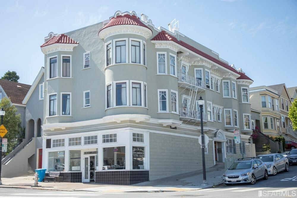 886 Noe Street  San Francisco CA 94114 photo