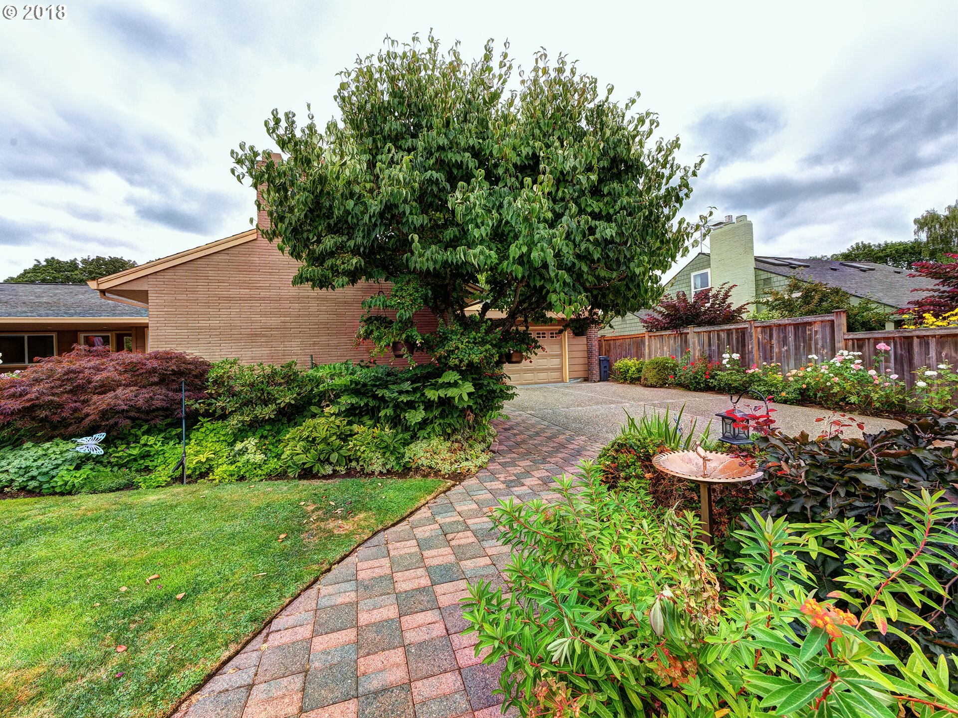 Property Photo: 6515 SE 36th Pl OR 97202