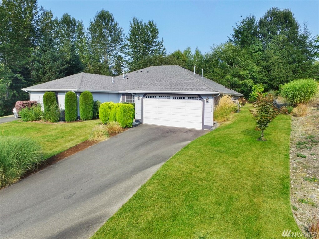 Property Photo: 1007 5th St WA 98388