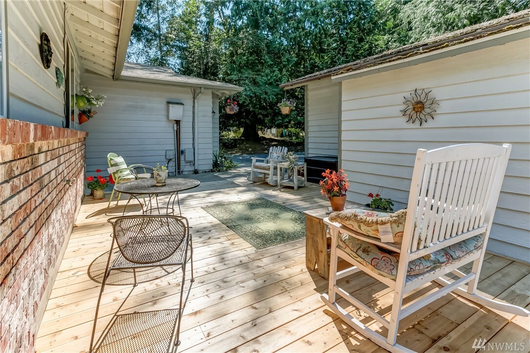 Property Photo:  1520 Lowell Ave  WA 98229 