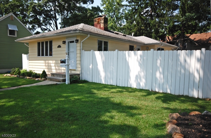 Property Photo:  421 Fulton St  NJ 08846 