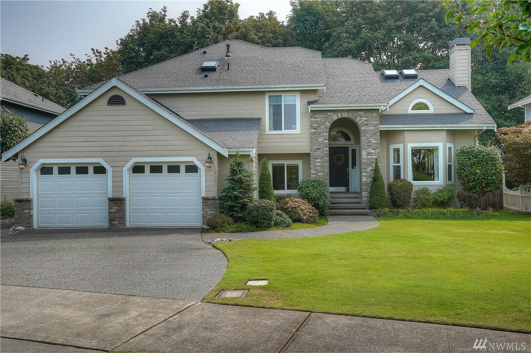 Property Photo:  1205 N Sunset Dr  WA 98406 