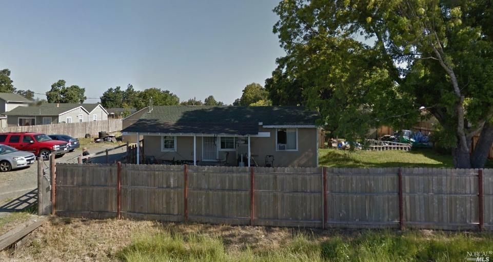 Property Photo:  