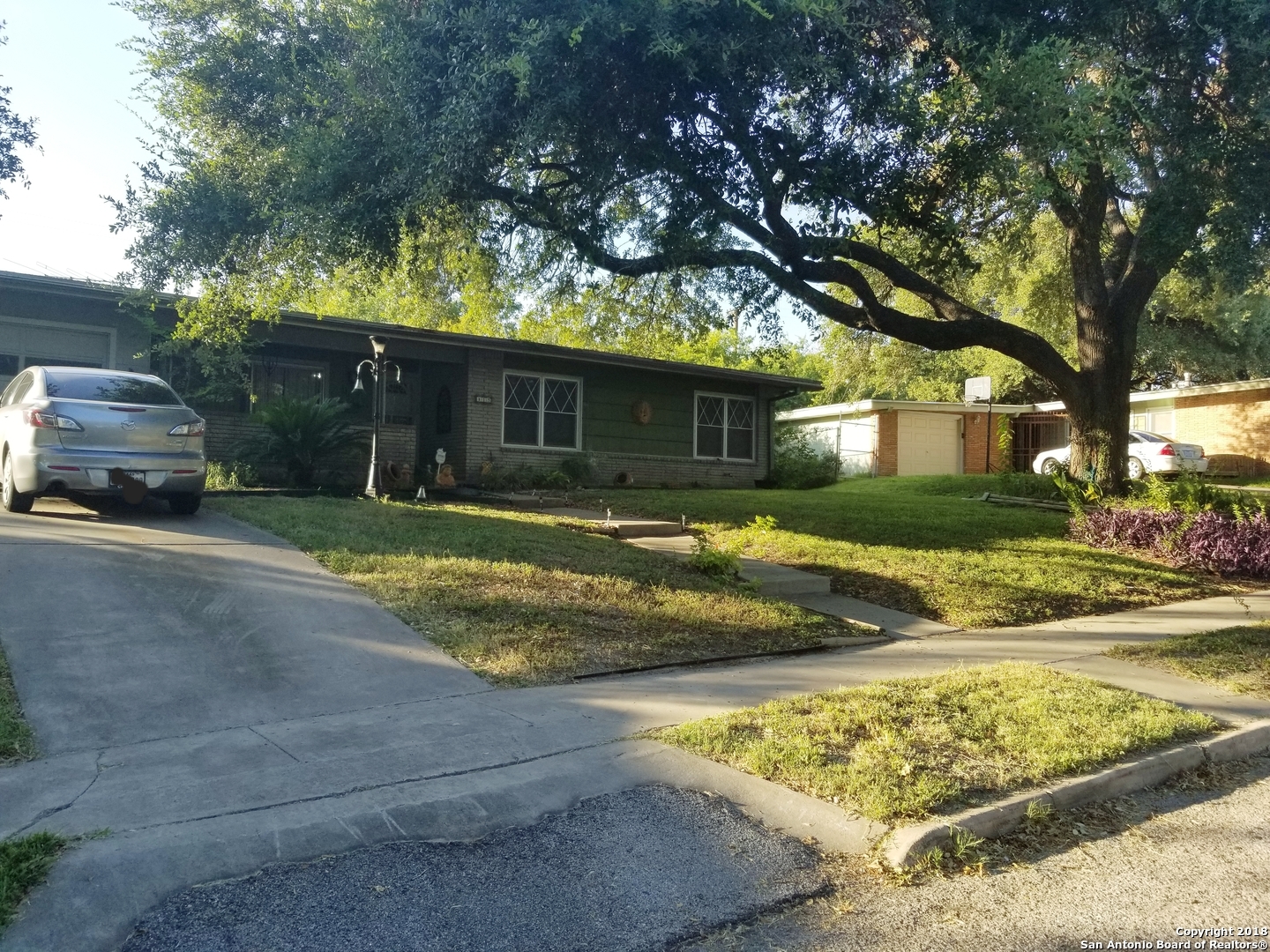 Property Photo: 115 Southill Rd TX 78201