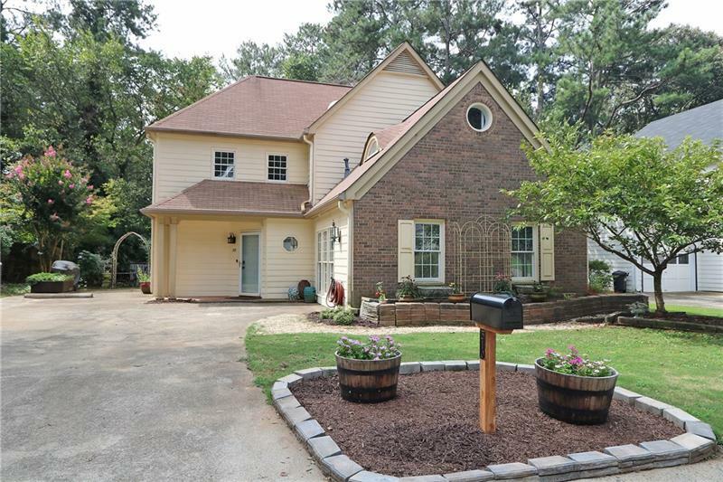 Property Photo: 310 Hickory Walk SW 30064