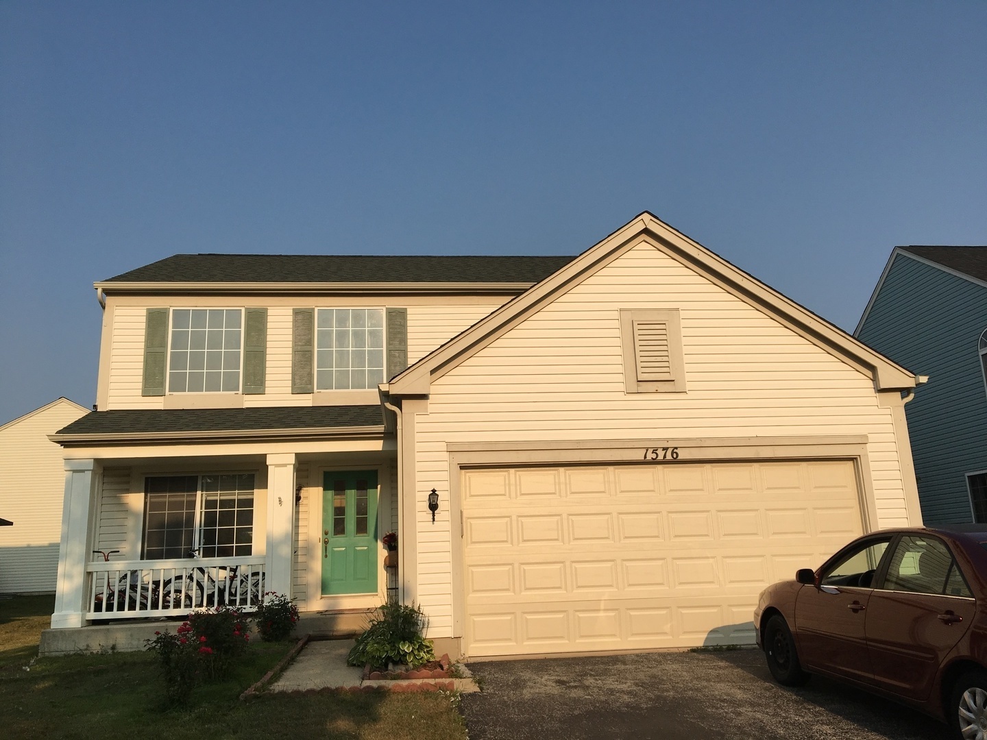 Property Photo: 1576 Tara Belle Parkway IL 60564