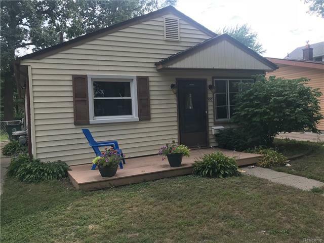 Property Photo: 300 E Marshall Street MI 48220