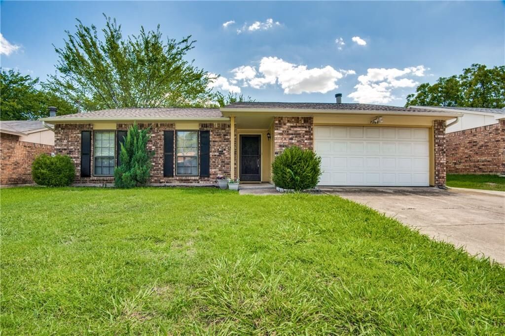 Property Photo: 7208 Harwick Lane TX 76182