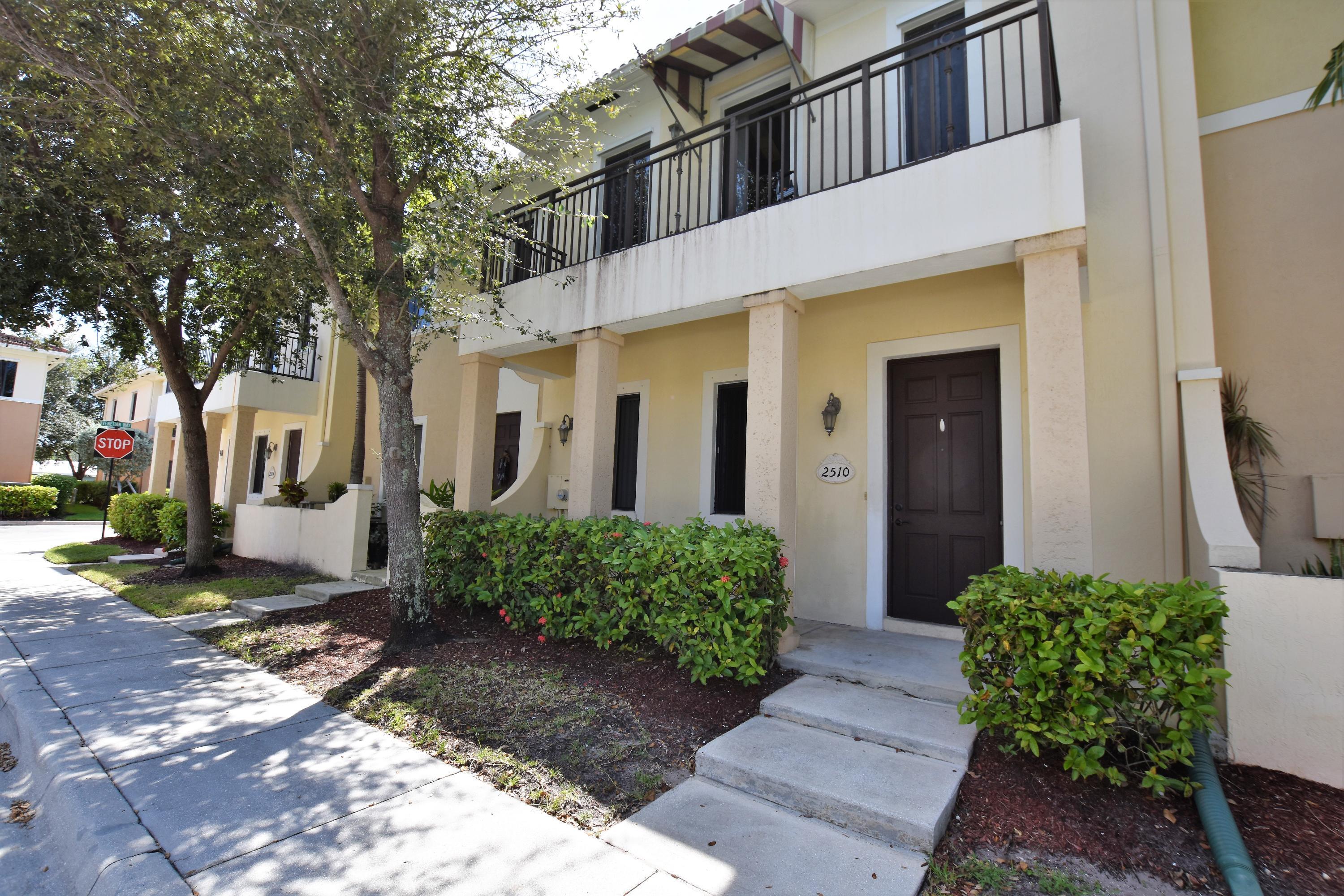 Property Photo: 2510 Venetian Court FL 33426