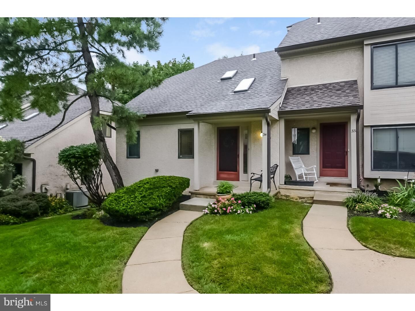 Property Photo: 34 Oakmont Place PA 19063