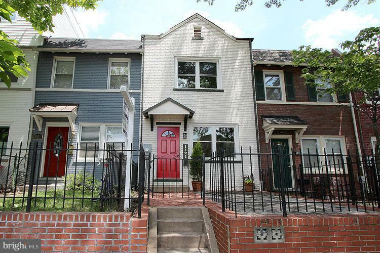 Property Photo:  1121 3rd Street NE  DC 20002 