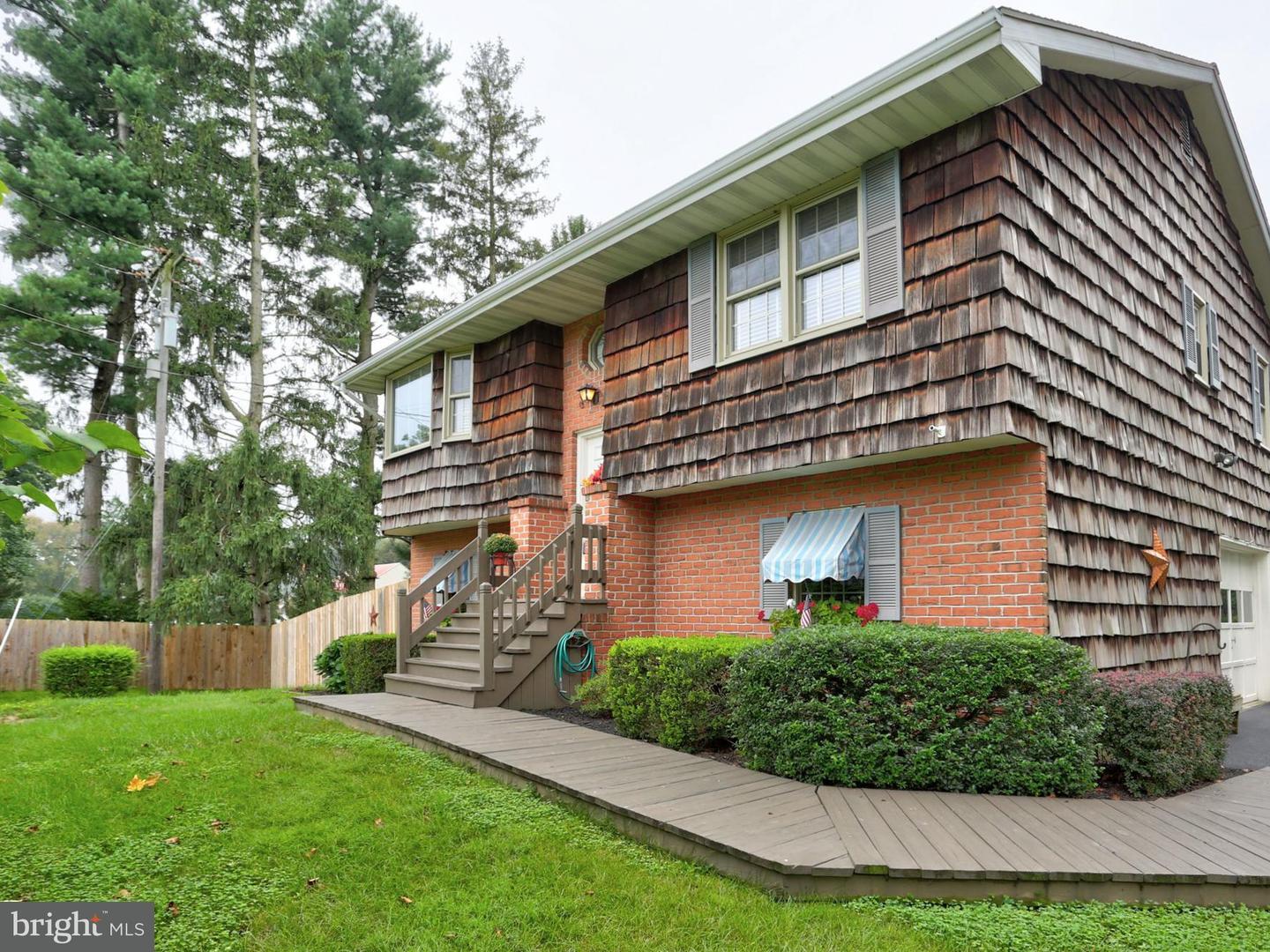 Property Photo: 4 Overlook Avenue PA 17601