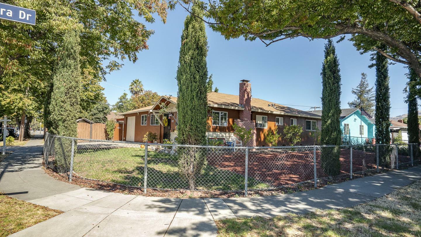 Property Photo:  986 Diana Avenue  CA 95116 