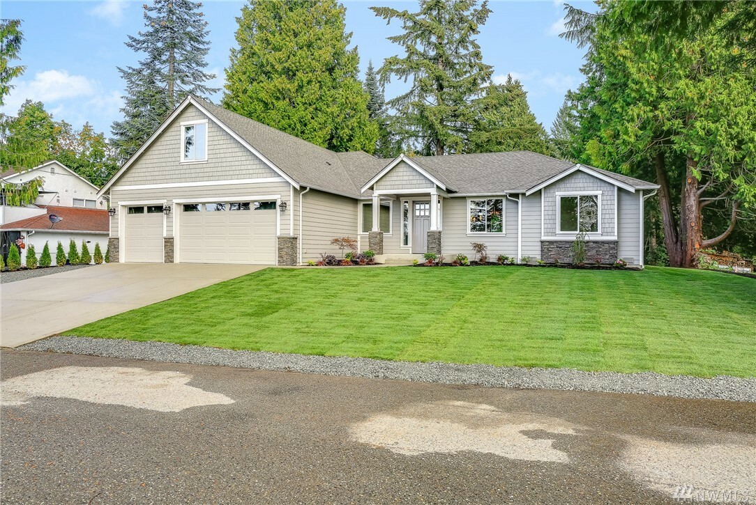 Property Photo: 4111 83rd Ave SE WA 98290