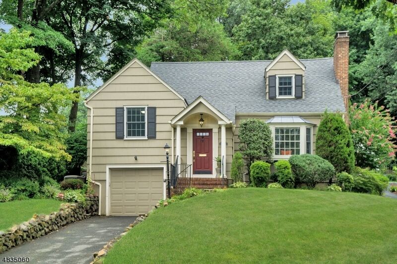 Property Photo:  711 Crescent Pkwy  NJ 07090 