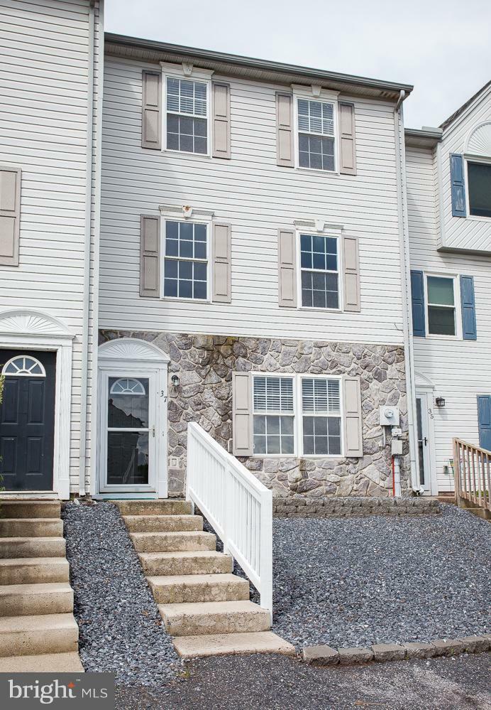 Property Photo:  37 Privet Drive  PA 17319 