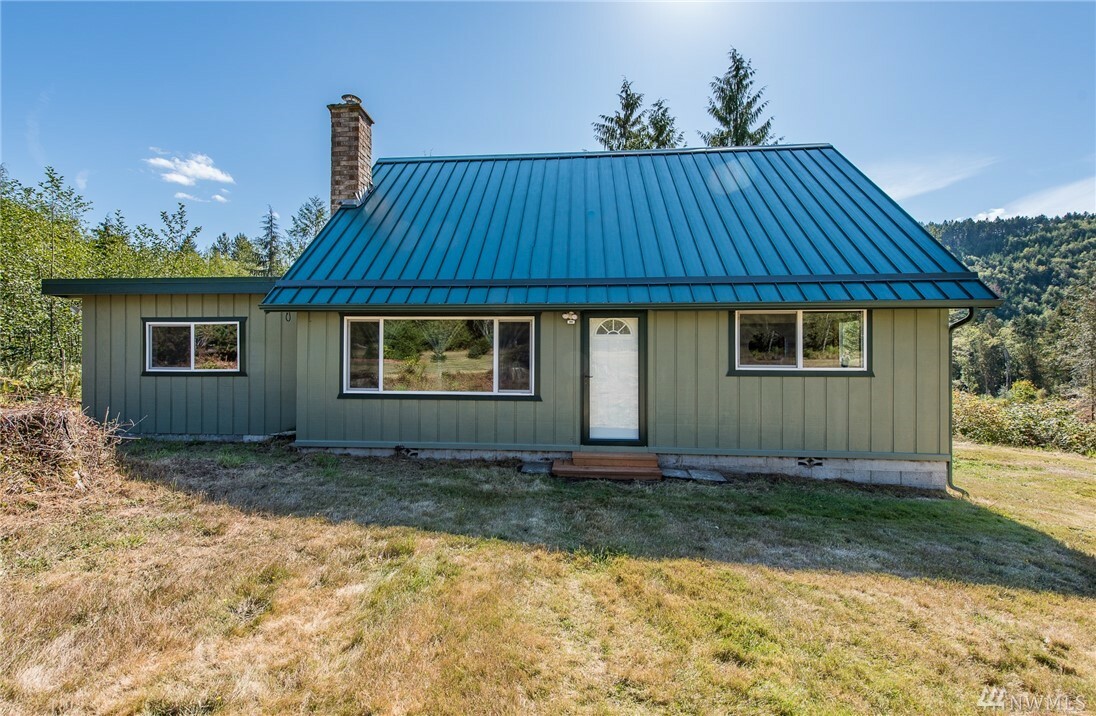 Property Photo:  345 Sandhagen Rd  WA 98363 