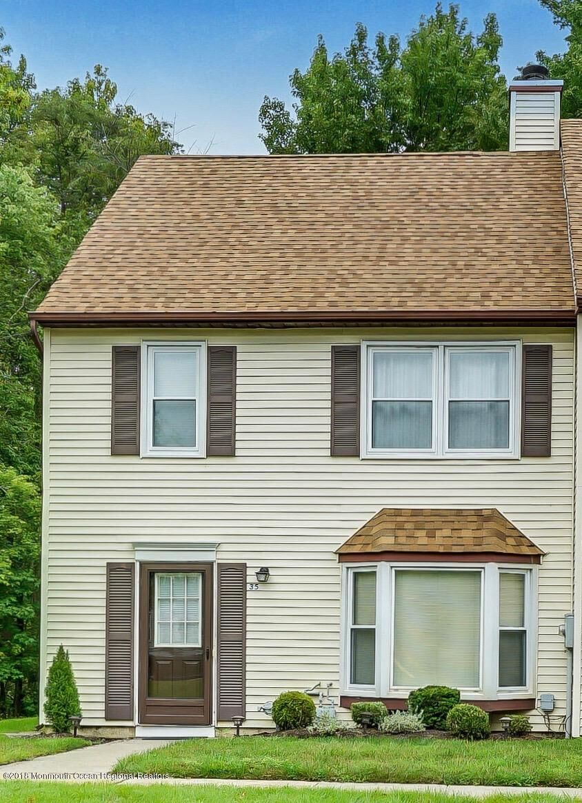 Property Photo:  35 Colonial Court  NJ 08527 