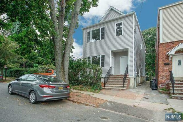 Property Photo:  52 Summit Avenue Apt 2  NJ 07026 