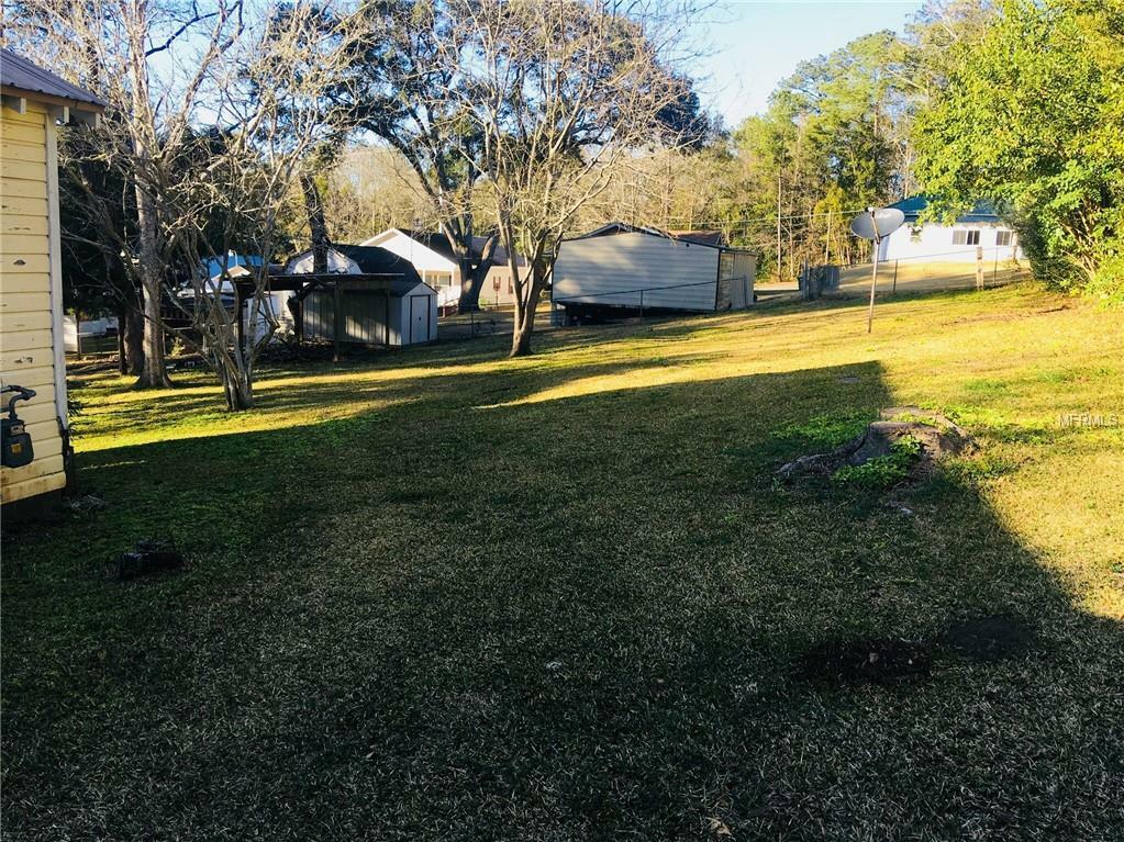 Property Photo:  20 W Barnes Avenue  FL 32324 