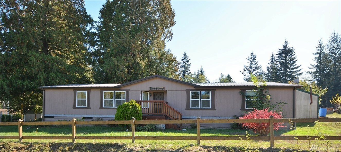 Property Photo:  17530 W Lake Goodwin Rd  WA 98292 