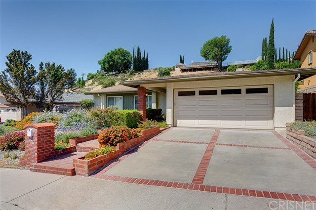 Property Photo:  11469 Baird Avenue  CA 91326 