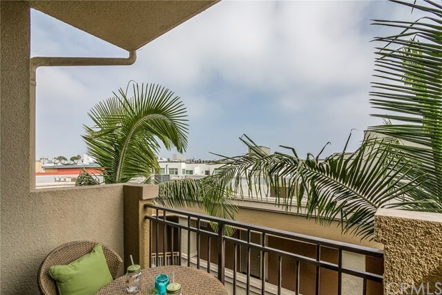 Property Photo:  4060 Glencoe Avenue 417  CA 90292 