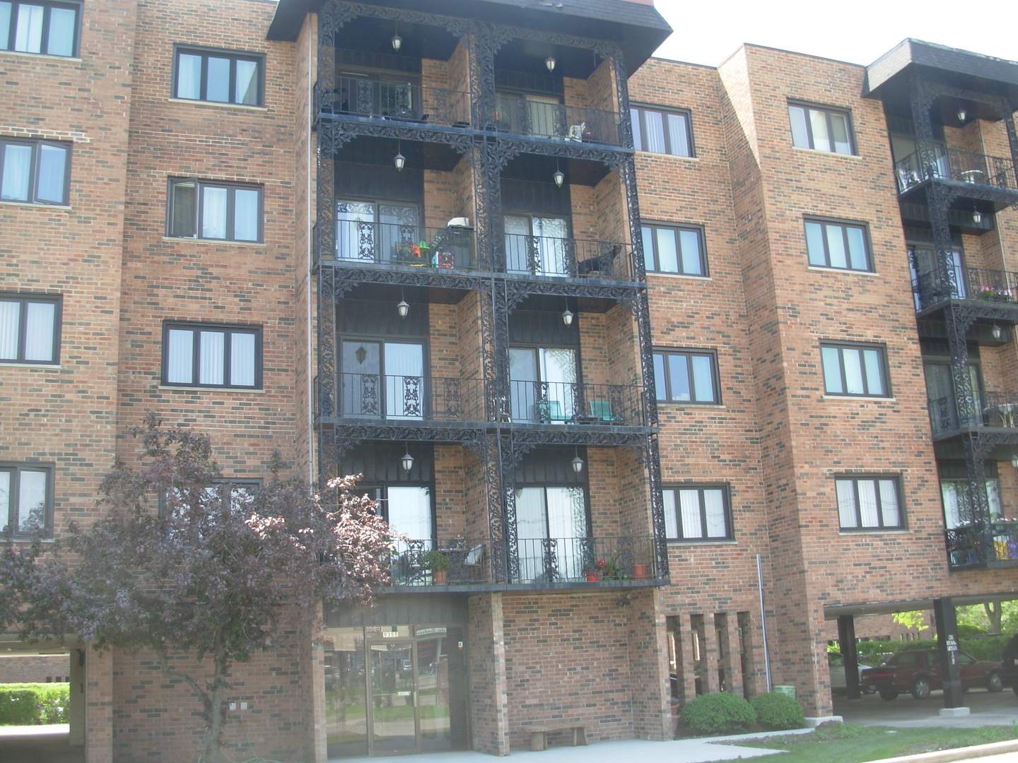 Property Photo: 9355 Landings Lane 405 IL 60016