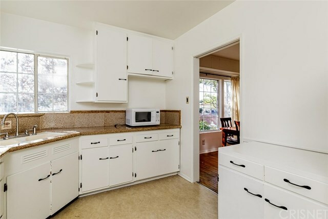 Property Photo:  128 N Lincoln Street  CA 91506 